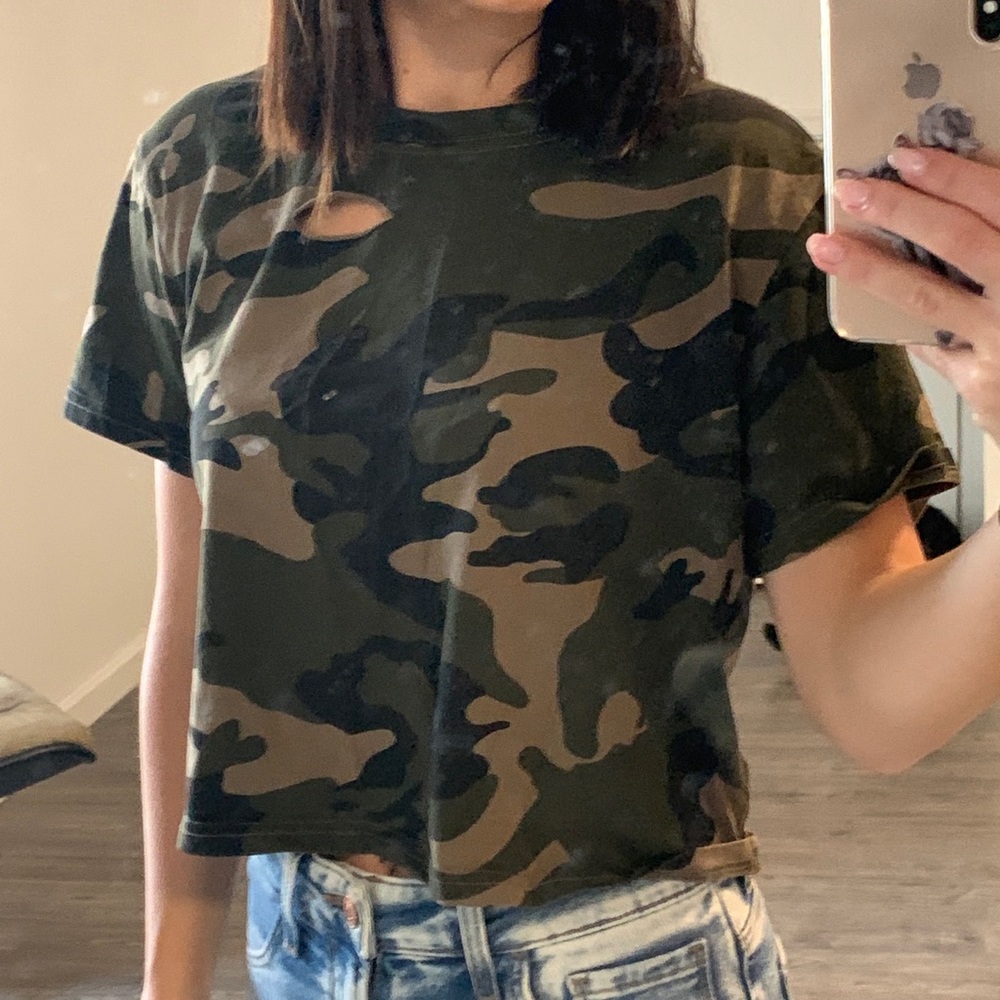 Camo Cropped T-Shirt